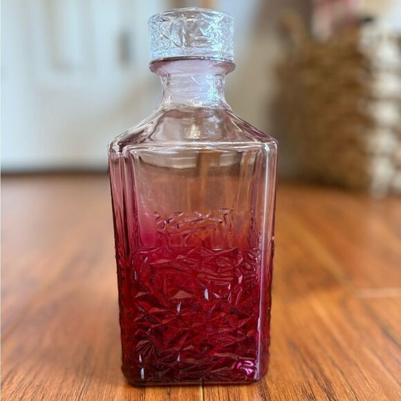 NWT Bullseye’s Playground Wine Decanter Pink Table Decor Glass - Picture 2 of 5